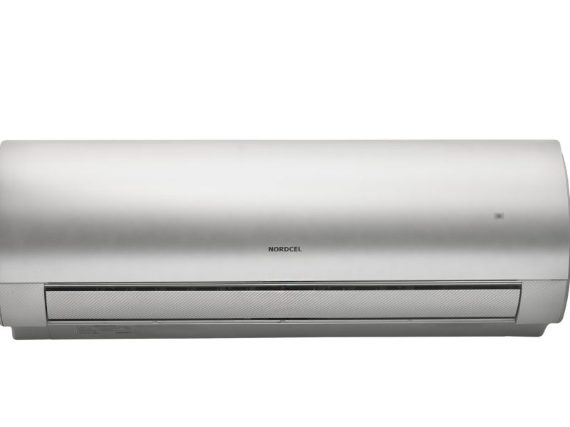 Hõbedane Nordcel Fairy Nordic õhksoojuspumba siseosa otsevaates, suletud õhusuunajaga